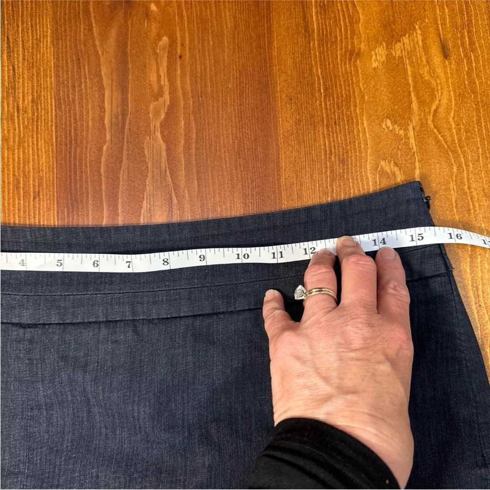 Ann Taylor Loft Size 4 Pencil Skirt Dark Blue Denim-Like Knee Length Pockets - Picture 11 of 13